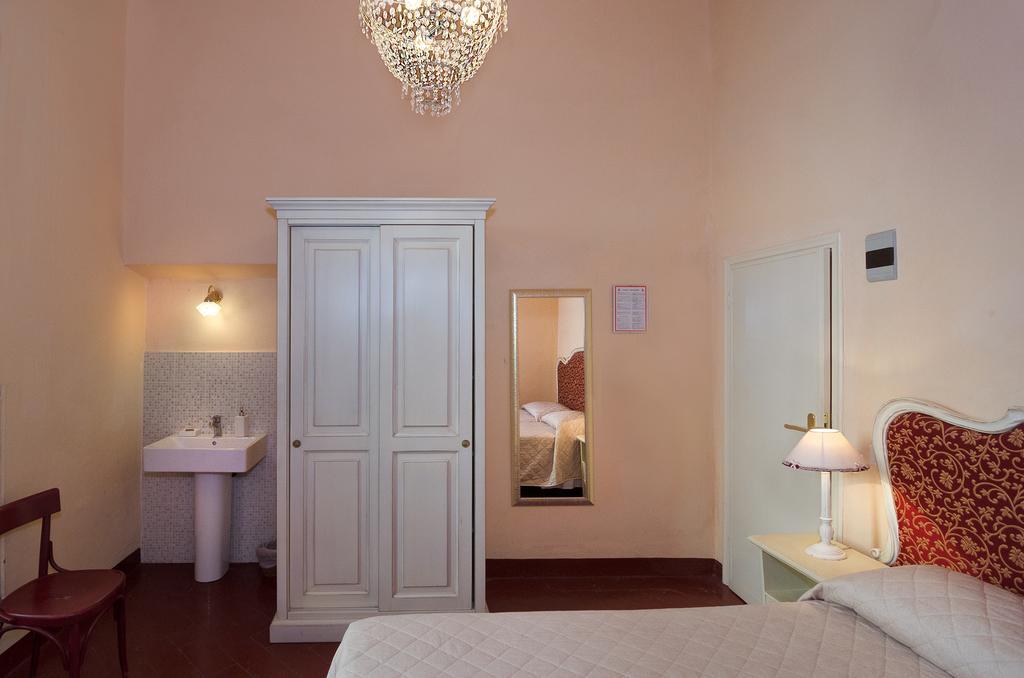 Hotel Galileo Pisa Pokoj fotografie